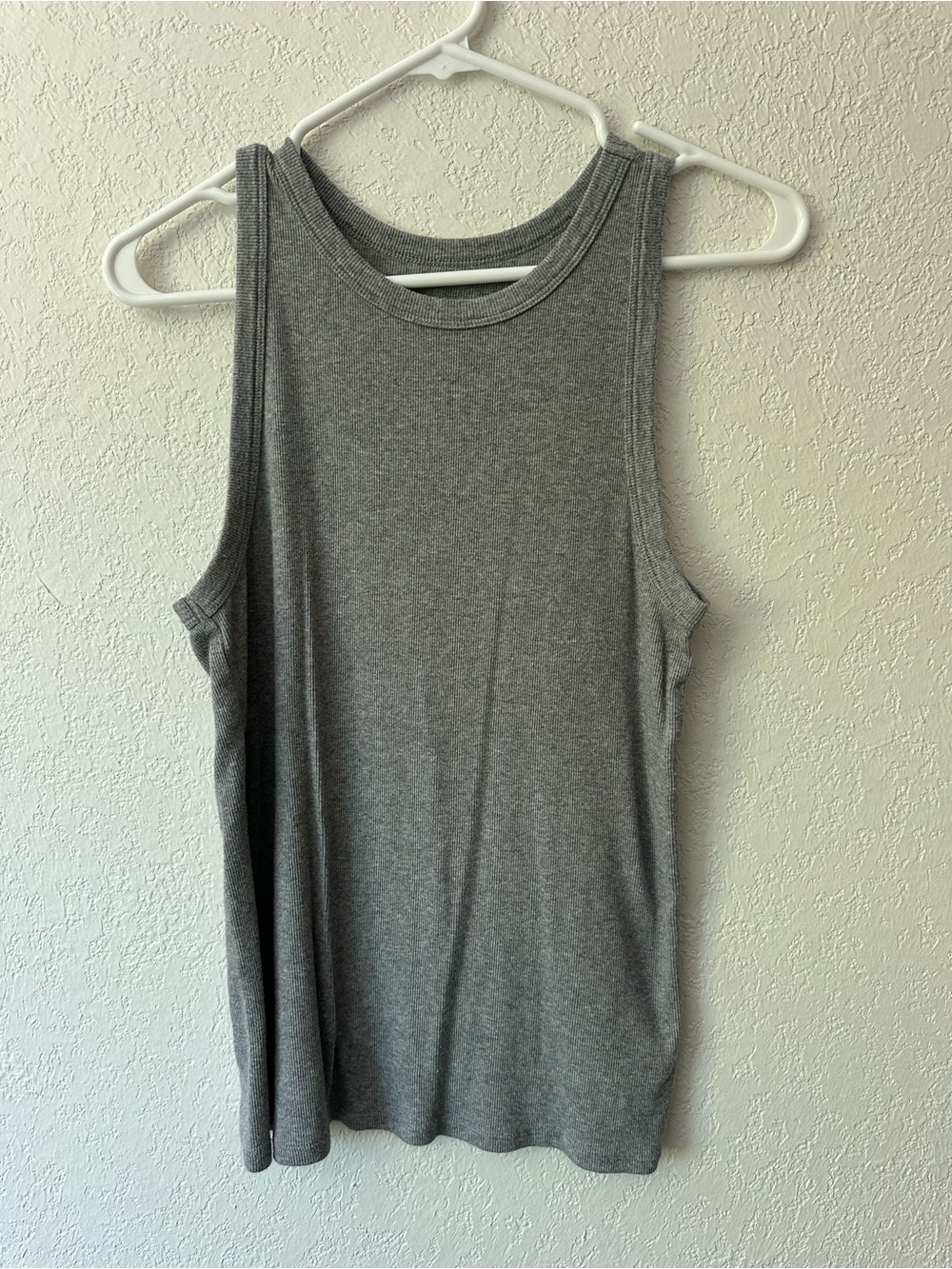 Bundle!!!!! 7 Sleeveless Ribbed Tanks - Picture 7 of 14